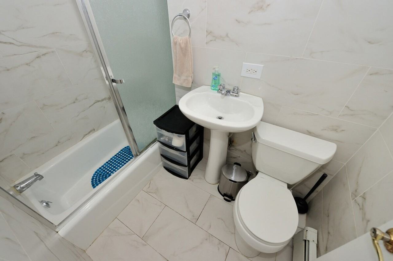 468W W 47th St #1323964P - Photo 4 of 18