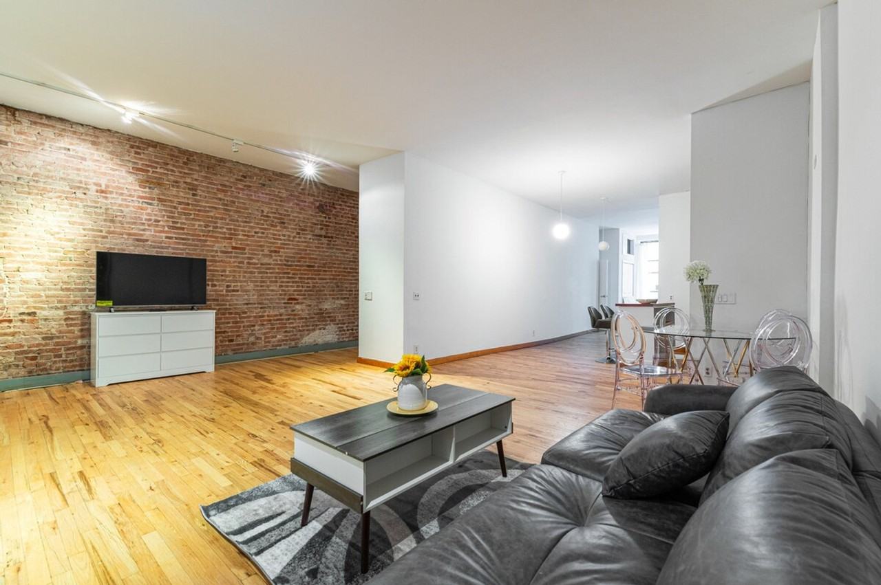 154 Chambers St #1323899P - Photo 3 of 23