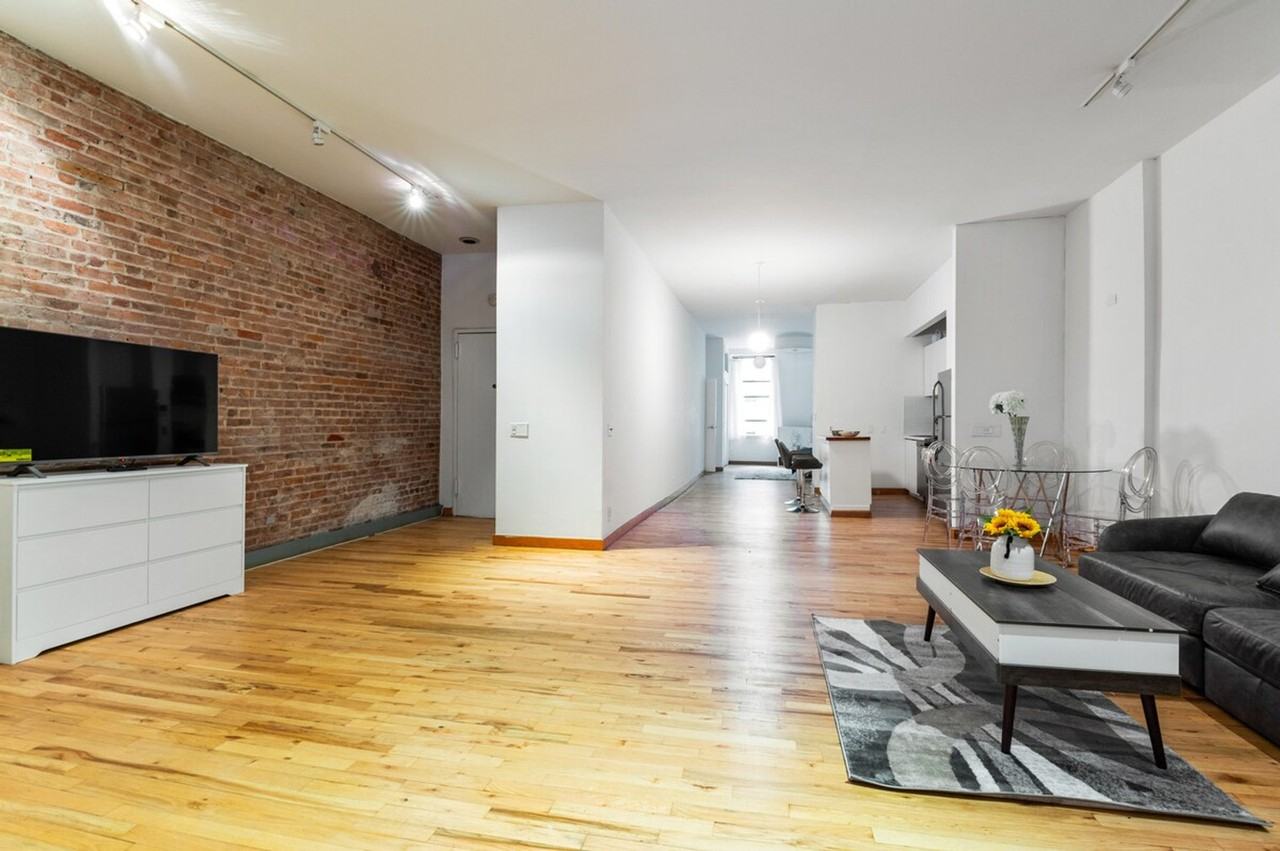 154 Chambers St #1323899P - Photo 5 of 23