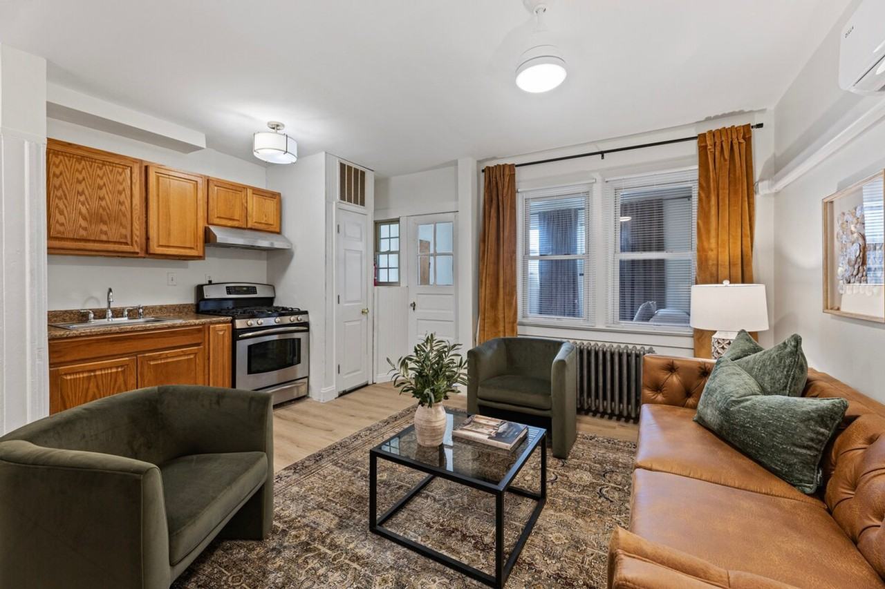 1500 Ridge Pl Se #1491693P - Photo 2 of 12