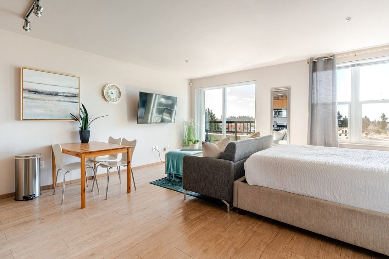 2806 17th Ave S #1284568P - Photo 3 of 44