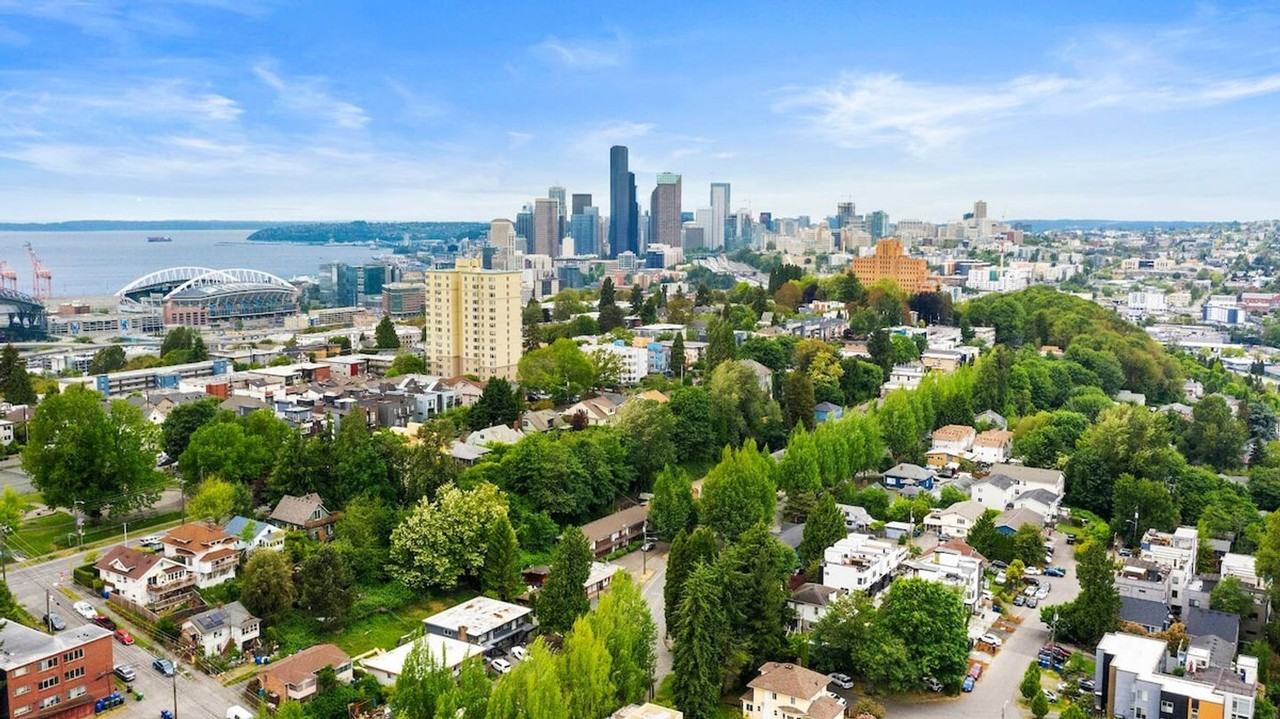 2806 17th Ave S #1284568P - Photo 7 of 44