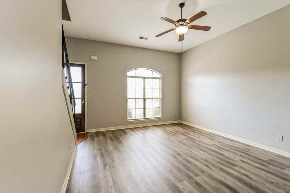 305 Garden Springs Dr - Photo 5 of 17