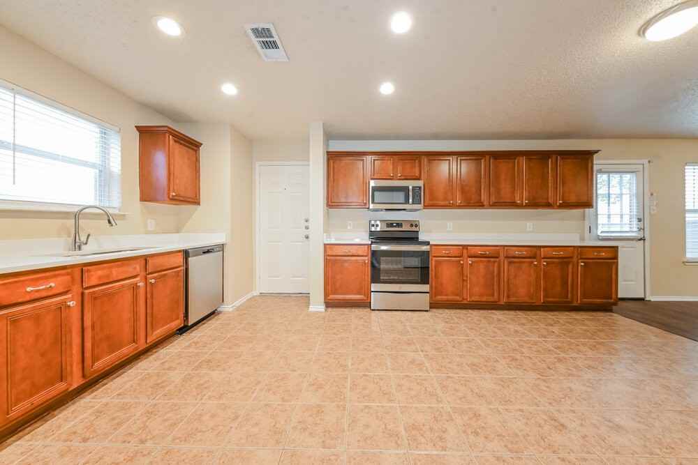 604 Snowy Orchid Ln - Photo 7 of 17