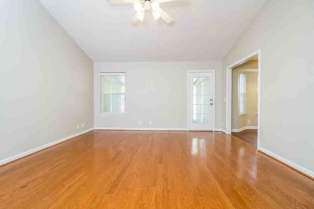 7113 S Hampton Blvd - Photo 2 of 18