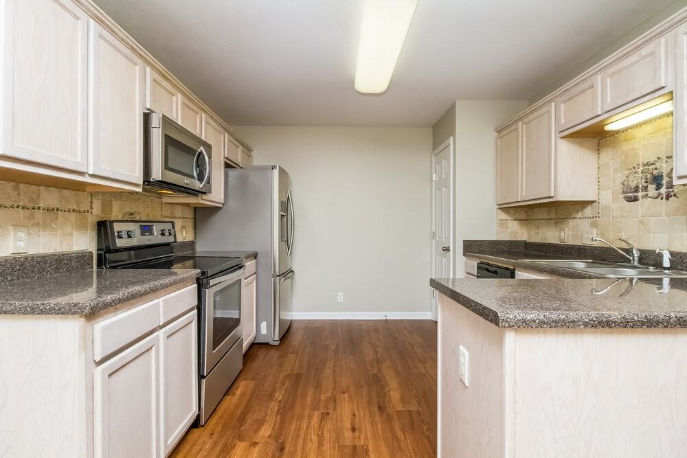 7113 S Hampton Blvd - Photo 7 of 18