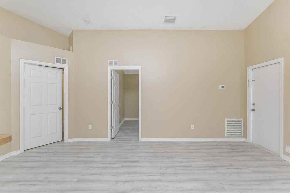 6719 Summer Cove Dr - Photo 5 of 16