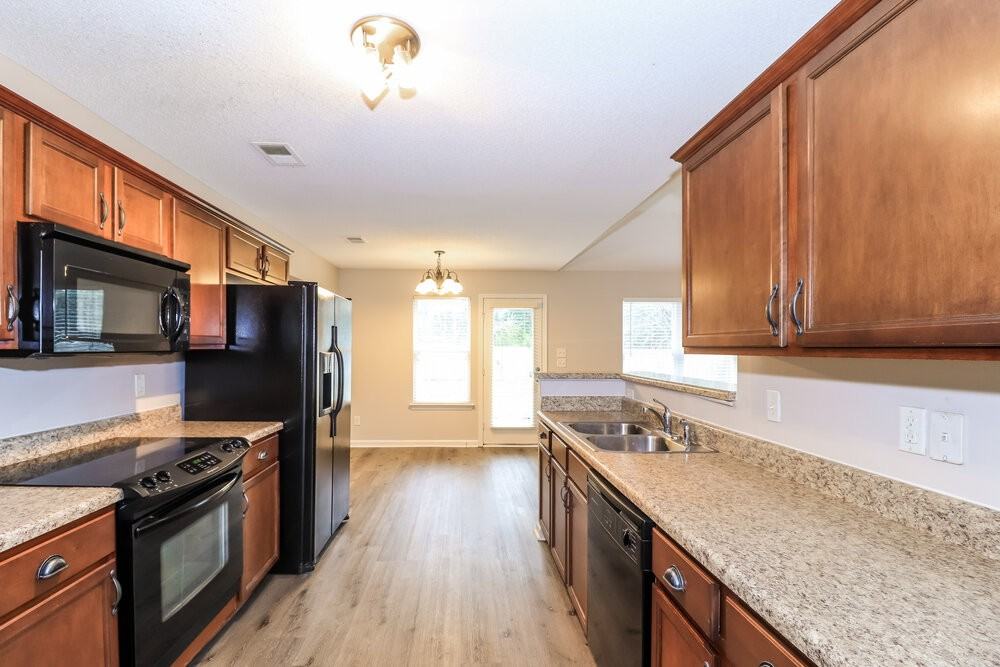 8347 Wild Dune Ln - Photo 7 of 17