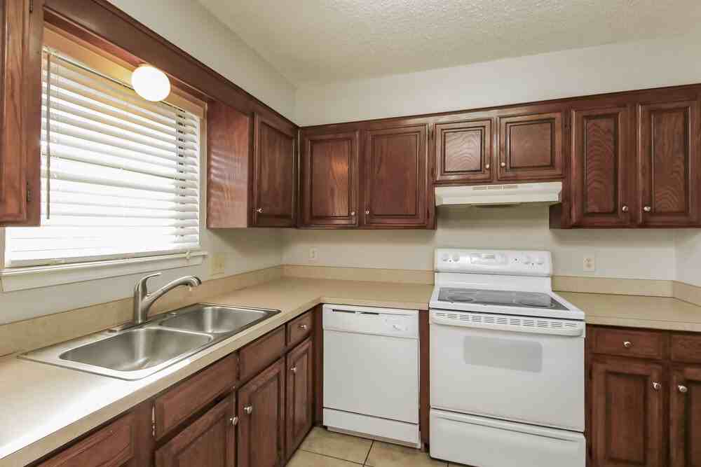 1808 Se 13th St - Photo 7 of 22