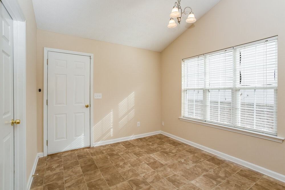 325 Grover Turner Way - Photo 5 of 15