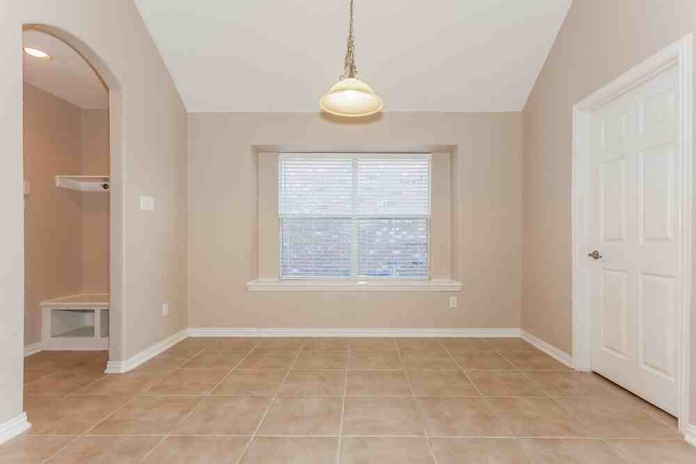 4613 Daisy Leaf Dr - Photo 4 of 16