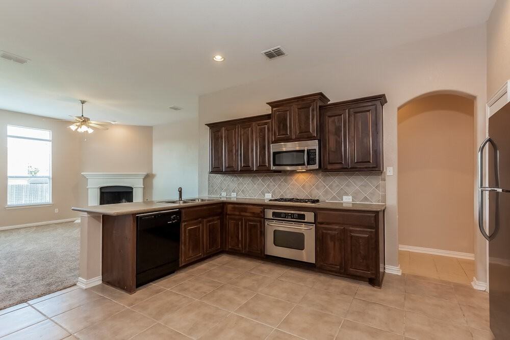 4613 Daisy Leaf Dr - Photo 5 of 16