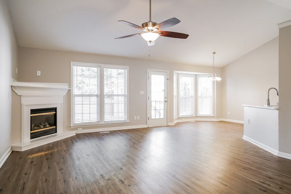 203 Zircon Ln - Photo 3 of 16