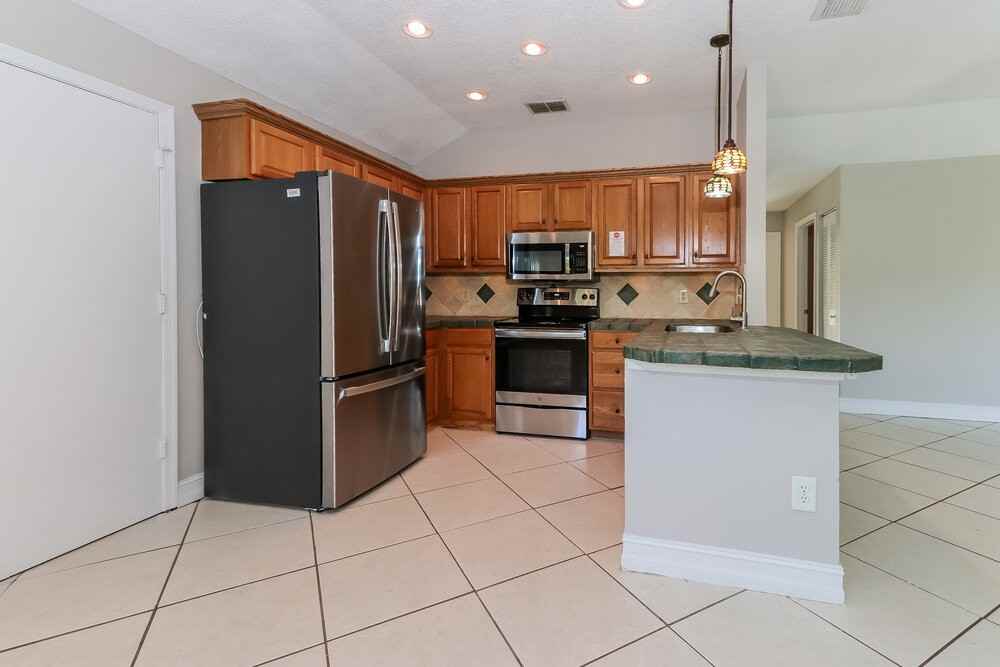 5537 Pebble Brook Ln - Photo 5 of 14