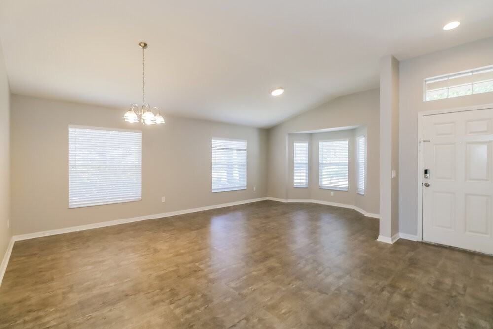 7442 Citrus Blossom Dr - Photo 5 of 19