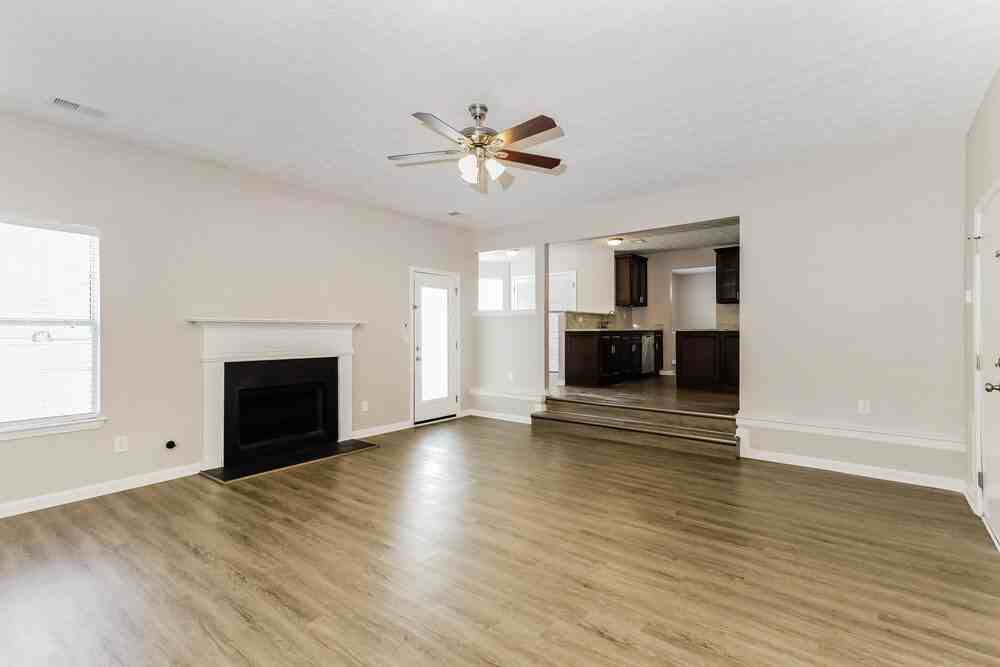 2517 Mead Ct - Photo 5 of 17