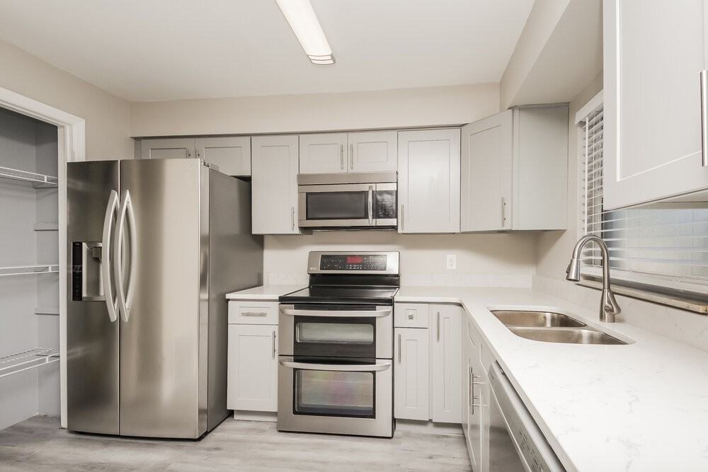 2022 Valencia Cir - Photo 7 of 16