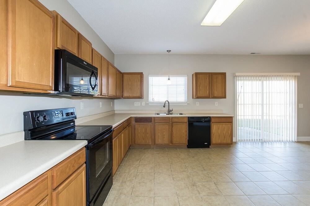 13669 Coram Pl - Photo 4 of 18