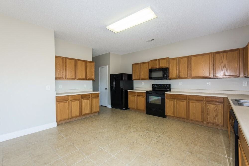 13669 Coram Pl - Photo 6 of 18