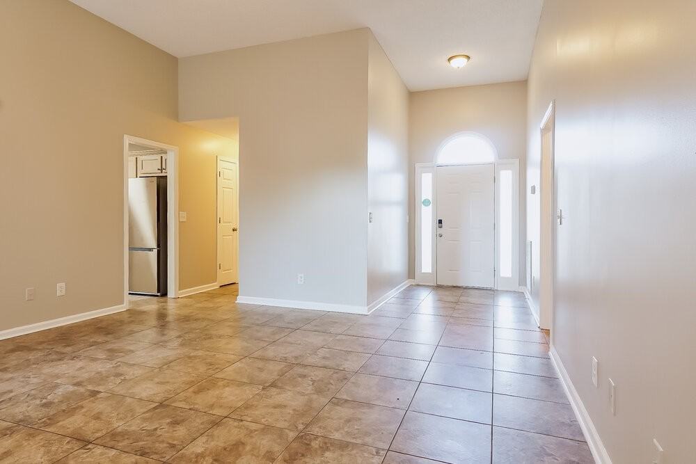 8028 Rockhampton Cir - Photo 5 of 16