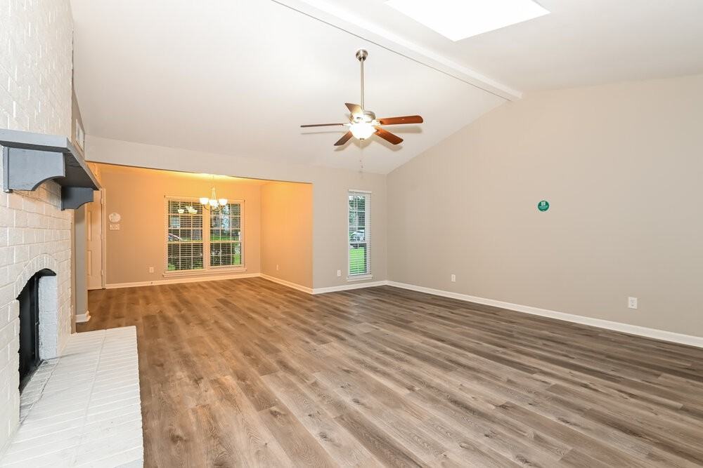 1814 Uvalde St - Photo 5 of 16