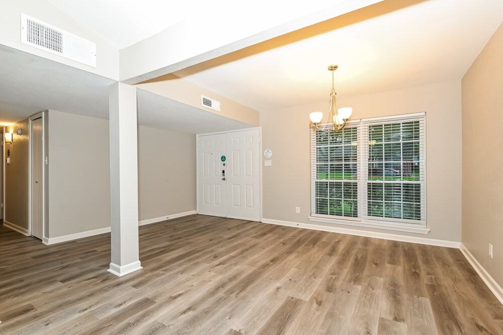 1814 Uvalde St - Photo 7 of 16