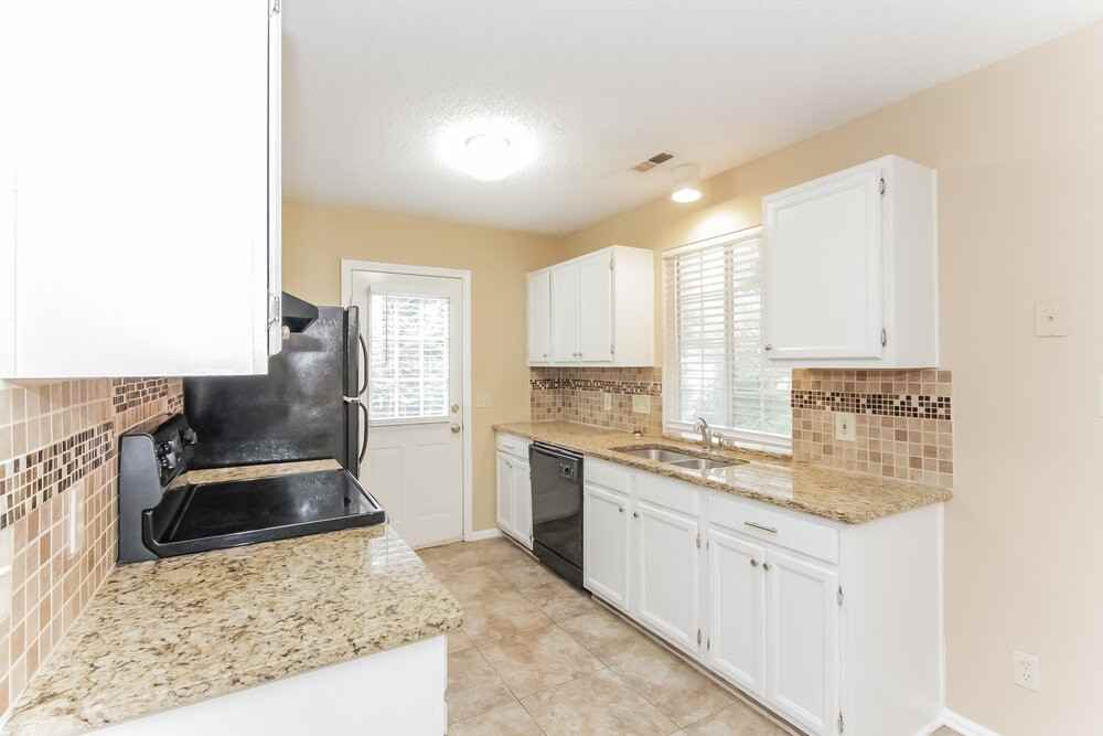 8307 Houndstooth Dr - Photo 6 of 17