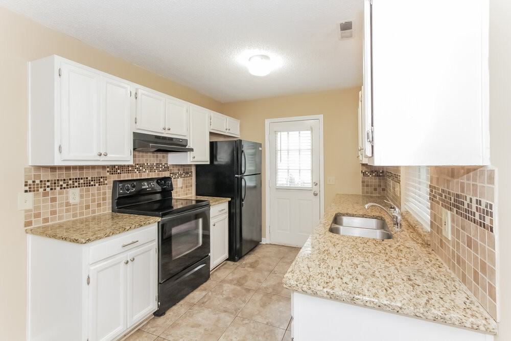 8307 Houndstooth Dr - Photo 7 of 17