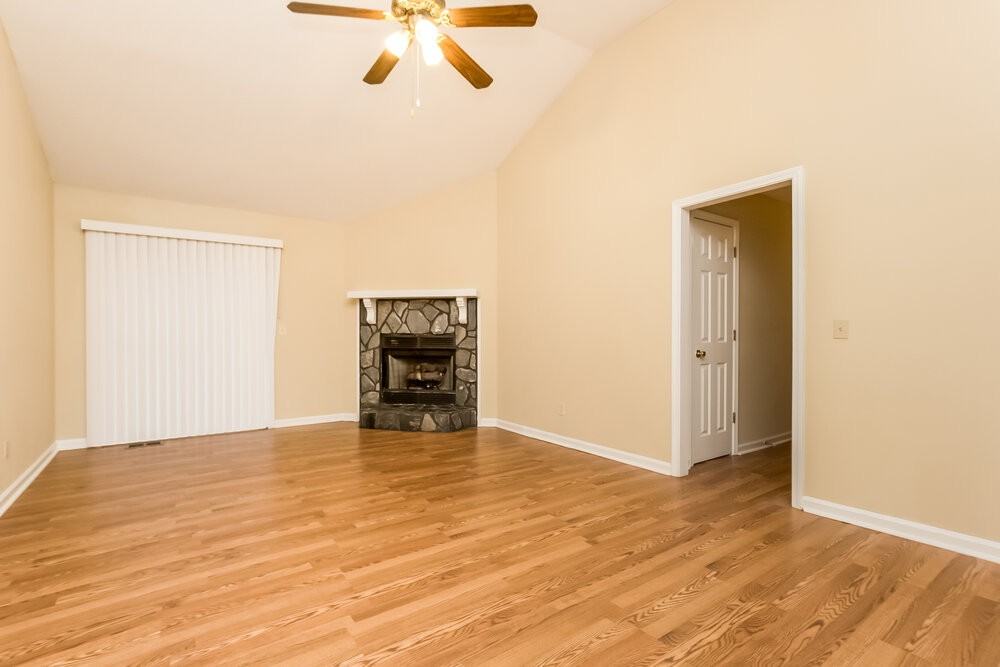 1610 Summit Rdg - Photo 3 of 16