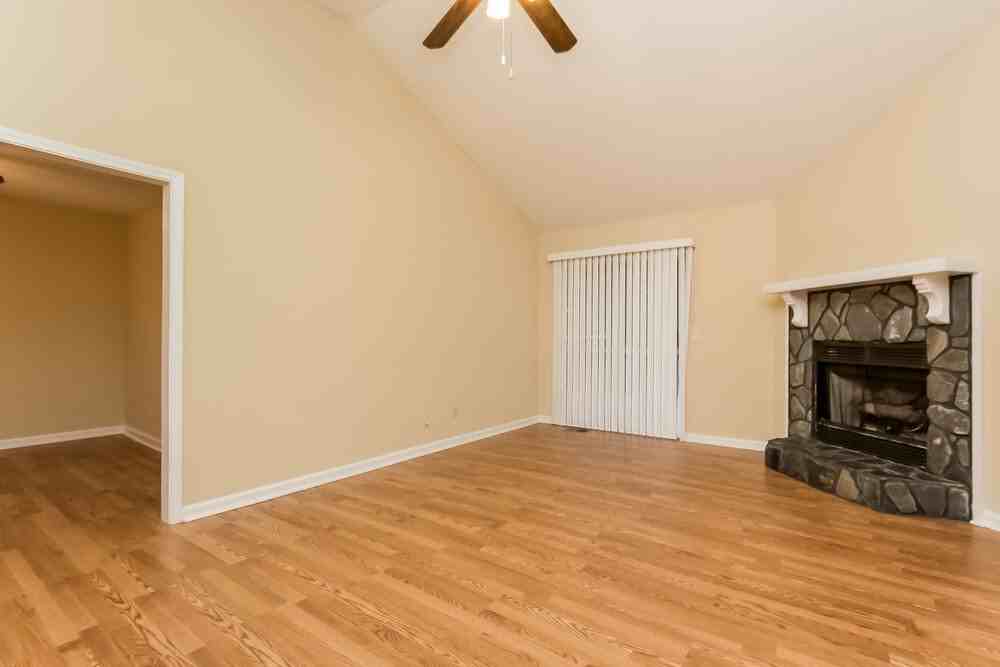 1610 Summit Rdg - Photo 4 of 16