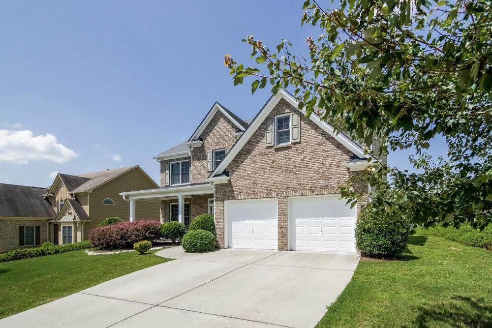 2400 Chandler Grove Dr - Photo 3 of 15