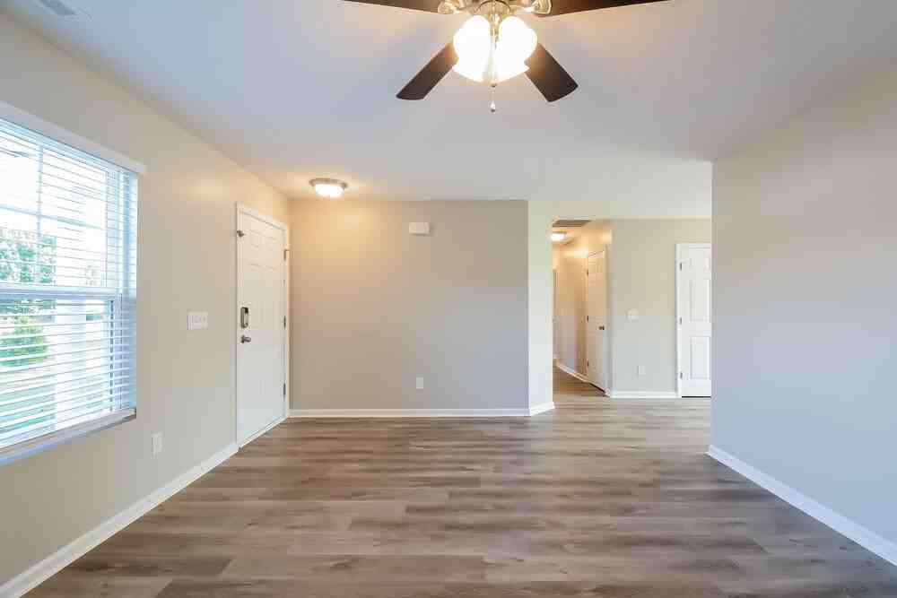 138 Johnston Farms Dr - Photo 4 of 16