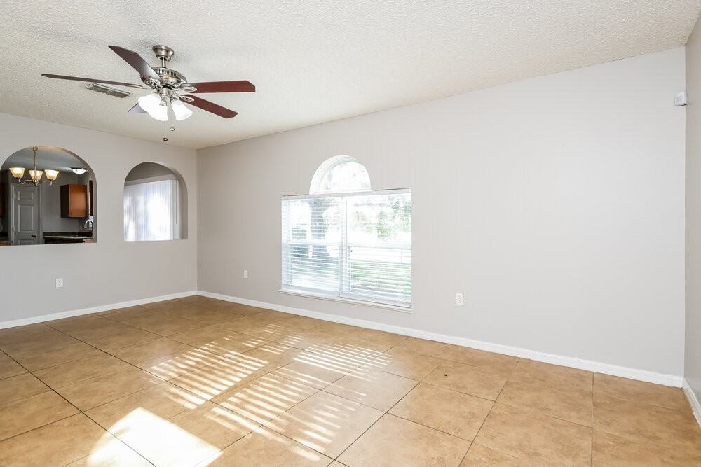 2924 Elbib Dr - Photo 5 of 17