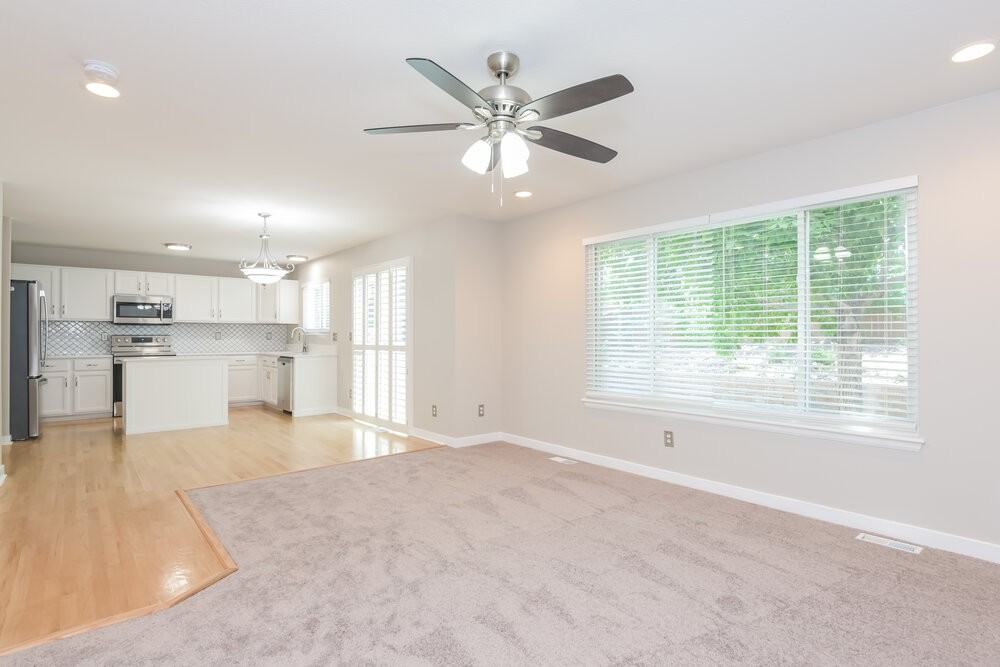 10319 Woodrose Ln - Photo 7 of 18