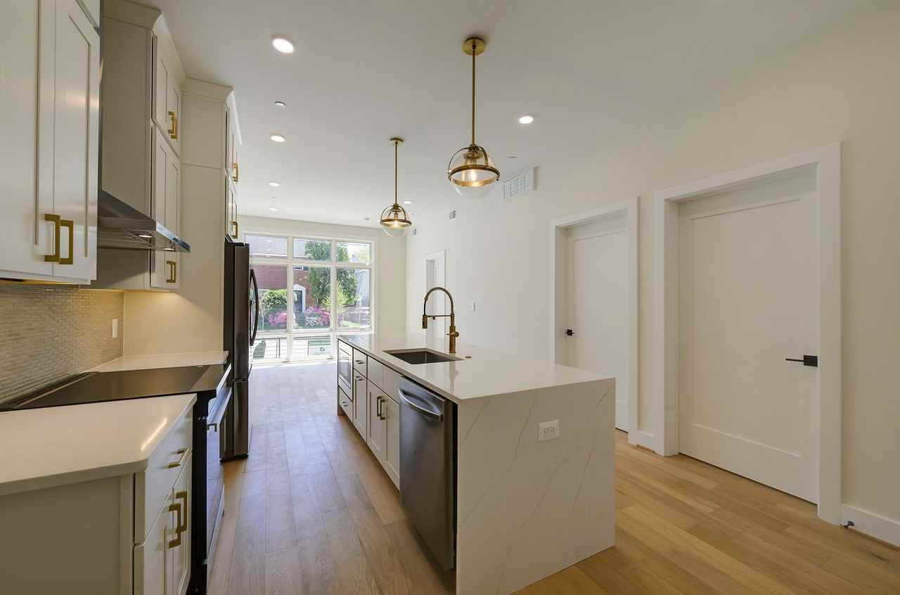 4347 Harrison St Nw #3 - Photo 3 of 34