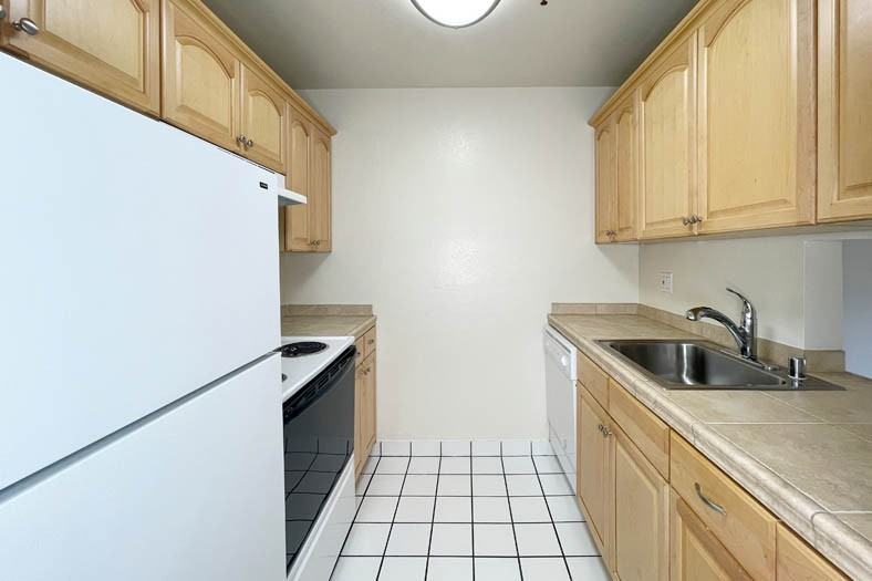 408 Grant Ave #102 - Photo 6 of 11