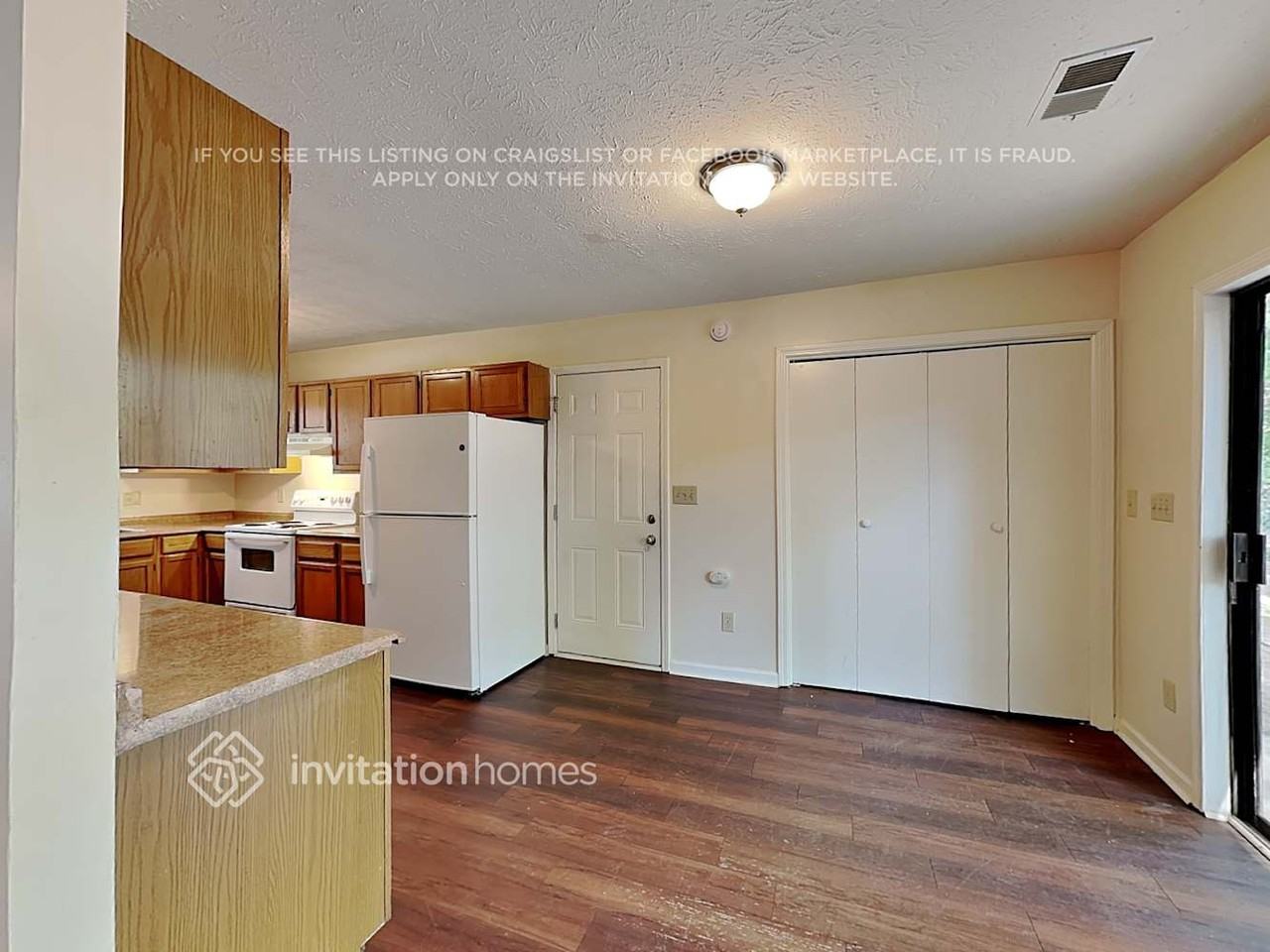 403 Cindy Dr Se - Photo 5 of 20