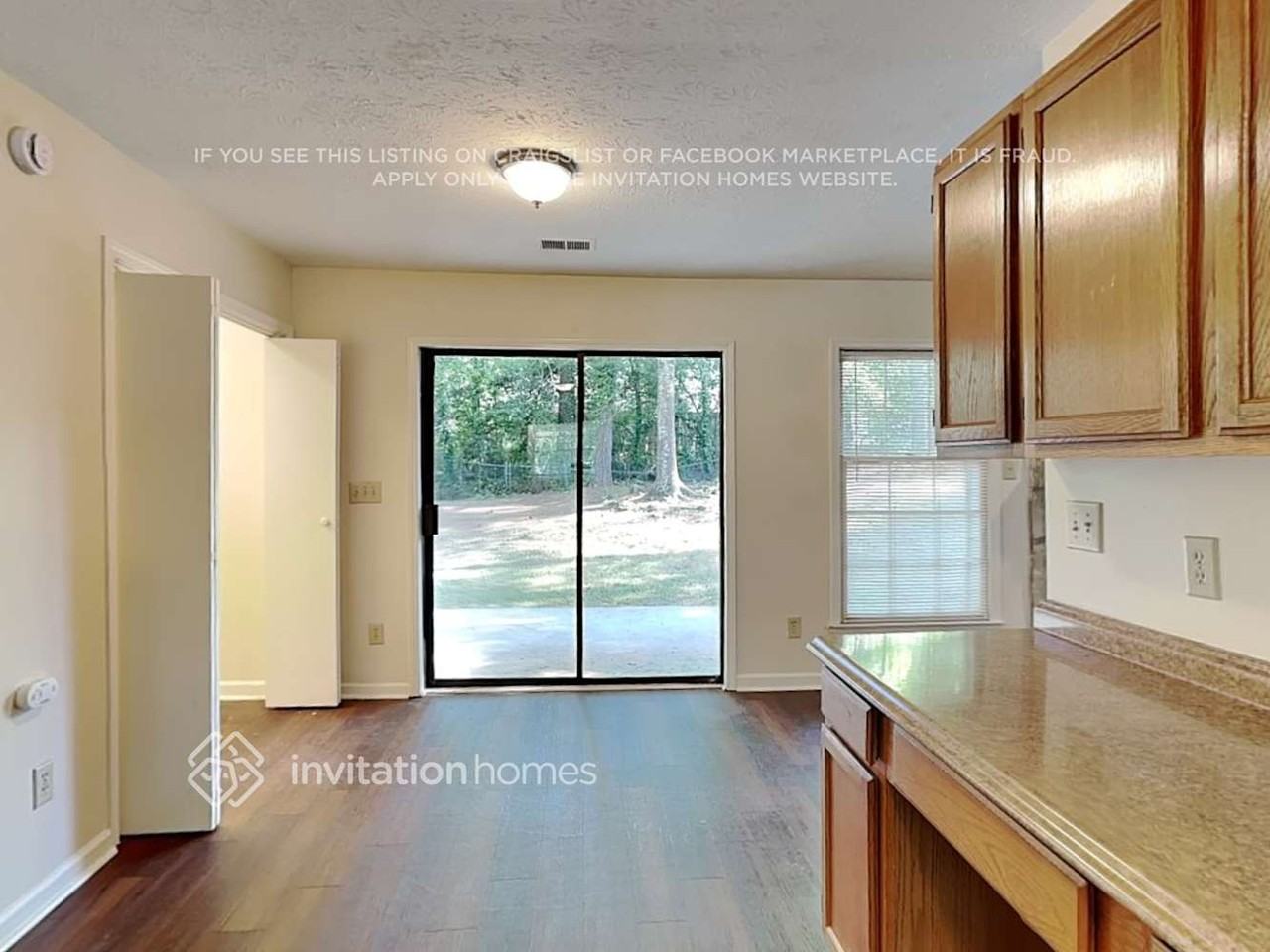 403 Cindy Dr Se - Photo 6 of 20