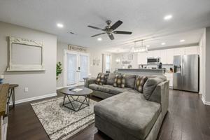 featured image of 10 Jill Ln