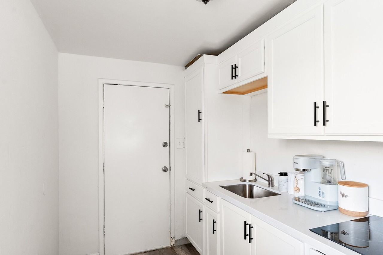 639 W Pepper Pl #1244337P - Photo 3 of 19