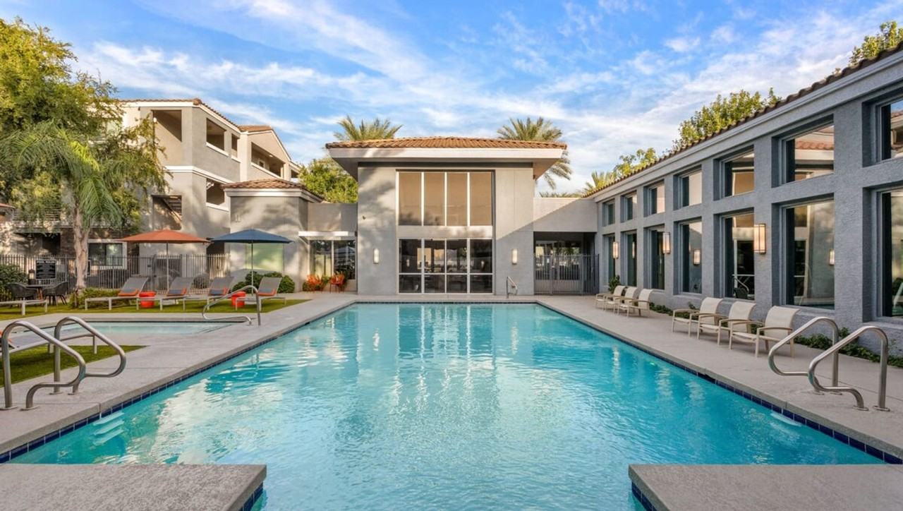 14 W Villa Rita Dr #1244300P - Photo 2 of 35