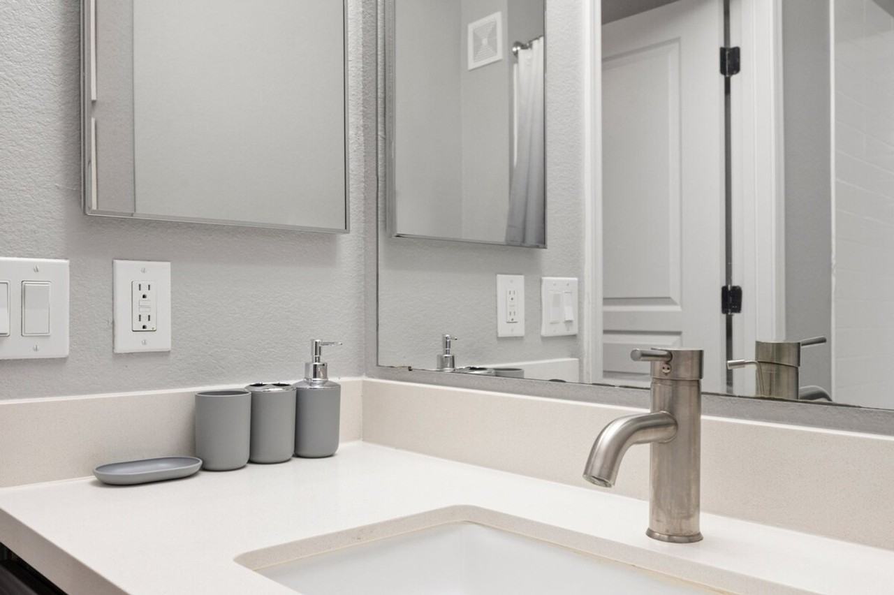 14 W Villa Rita Dr #1244300P - Photo 5 of 35