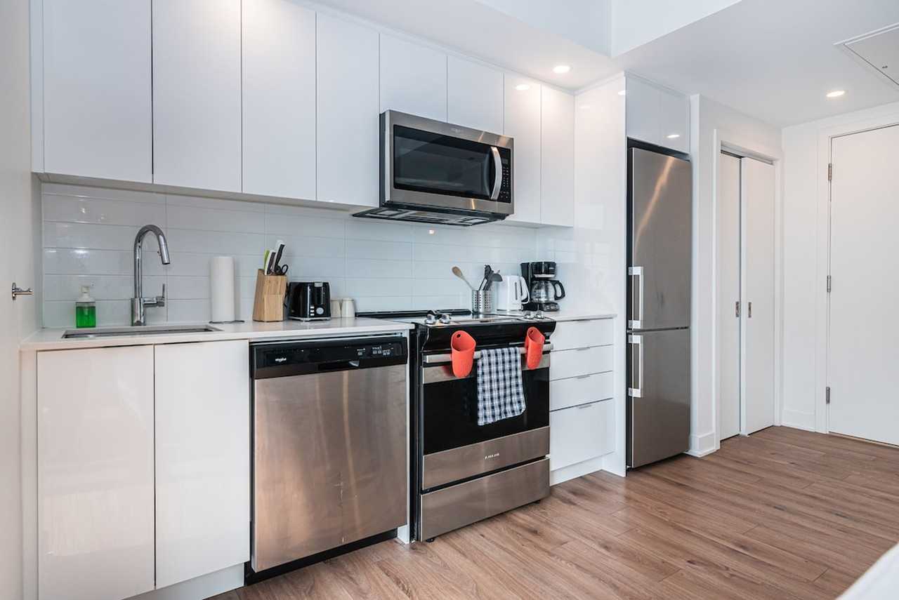 1635 Rue Berri #1263263P - Photo 5 of 17