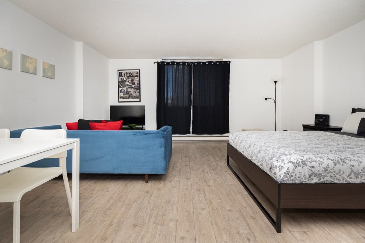 1121 Rue De Bullion #1261768P - Photo 2 of 24