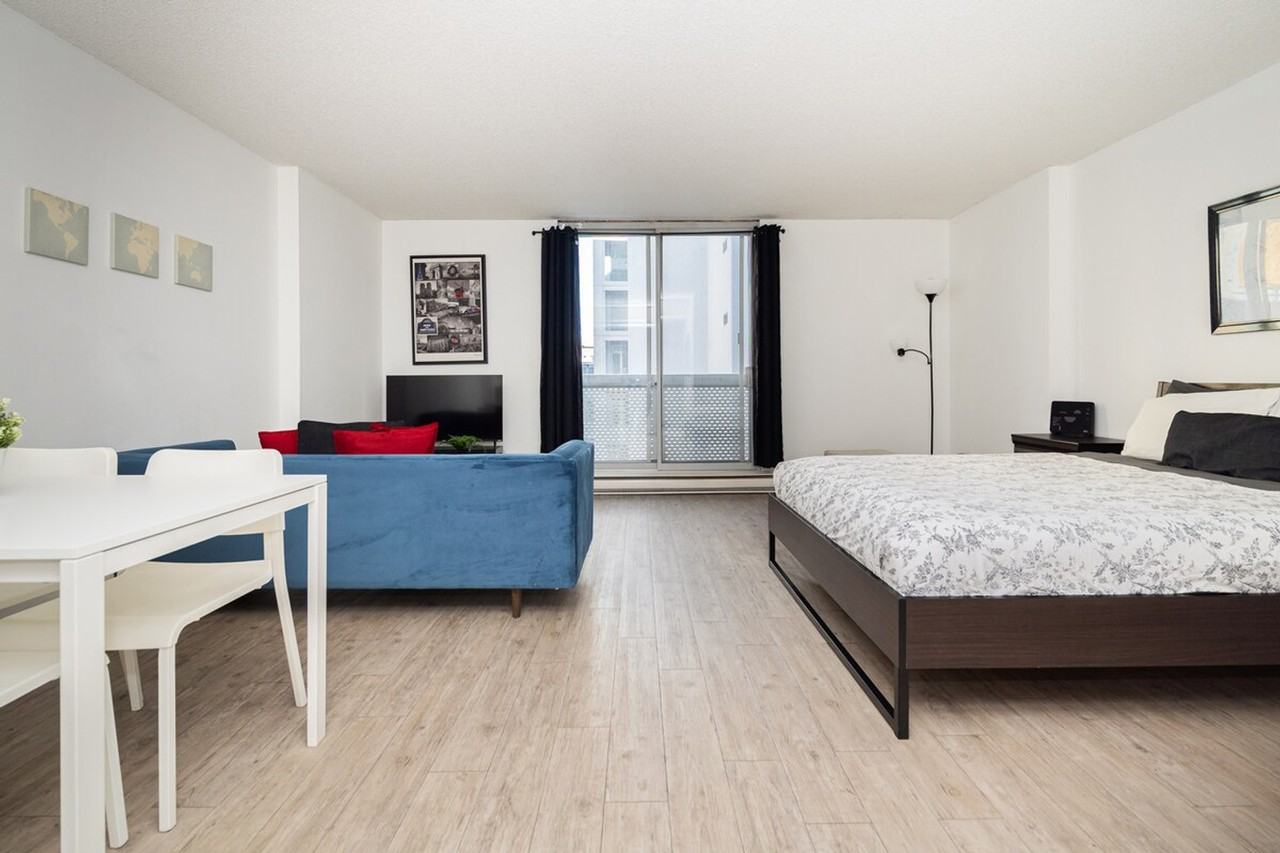 1121 Rue De Bullion #1261768P - Photo 5 of 24