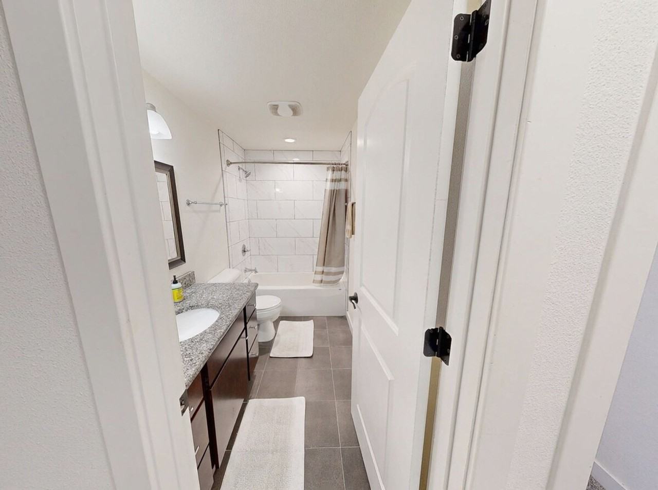 512 N 10th St #1270853P - Photo 2 of 10