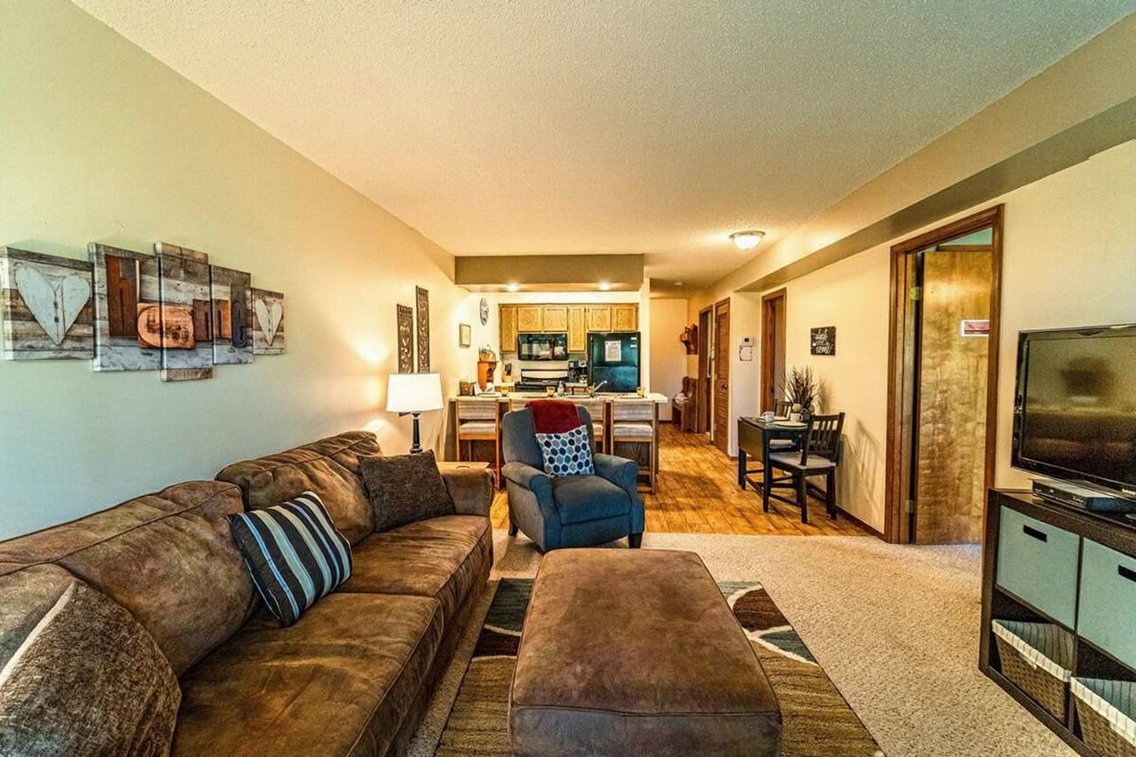 5 Chandler Ln #1295580P - Photo 2 of 50