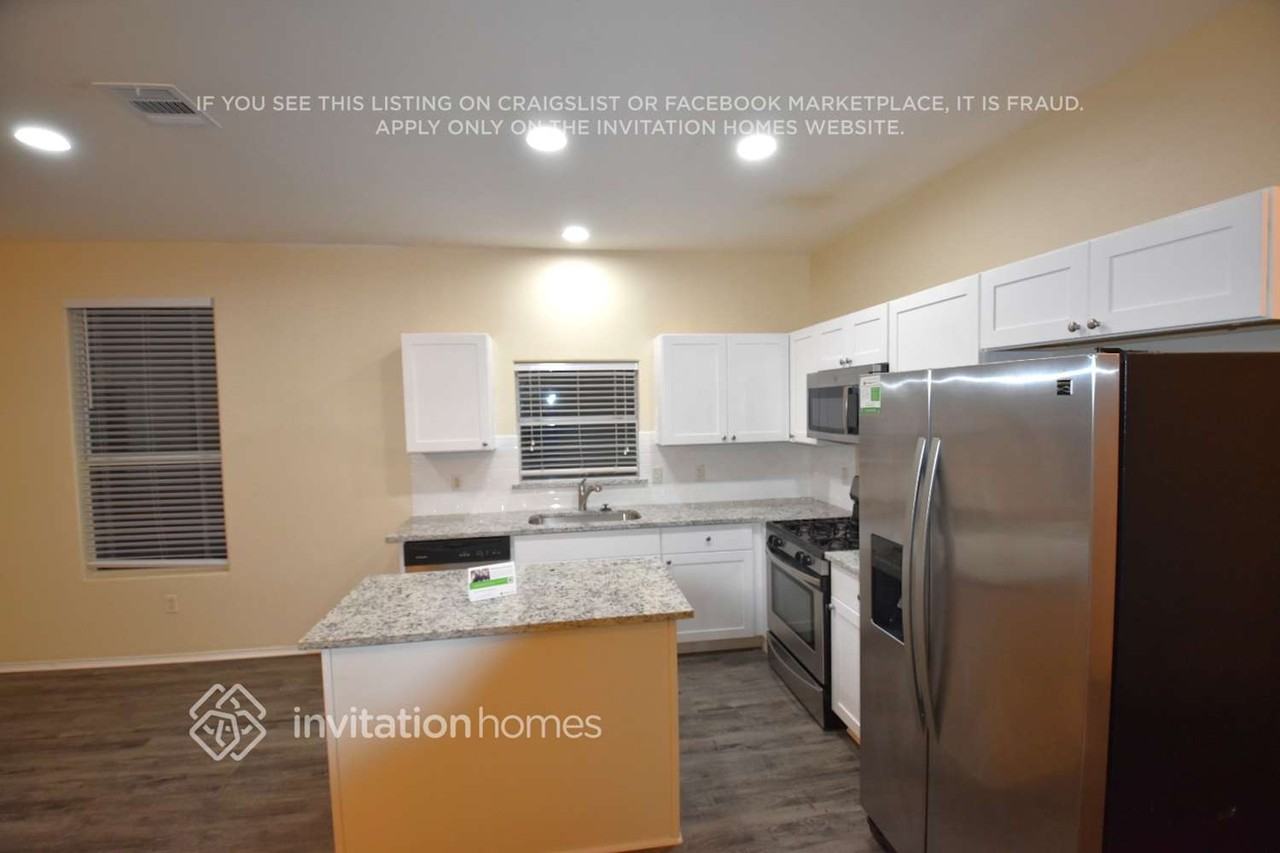 11748 Netleaf Ln - Photo 3 of 11