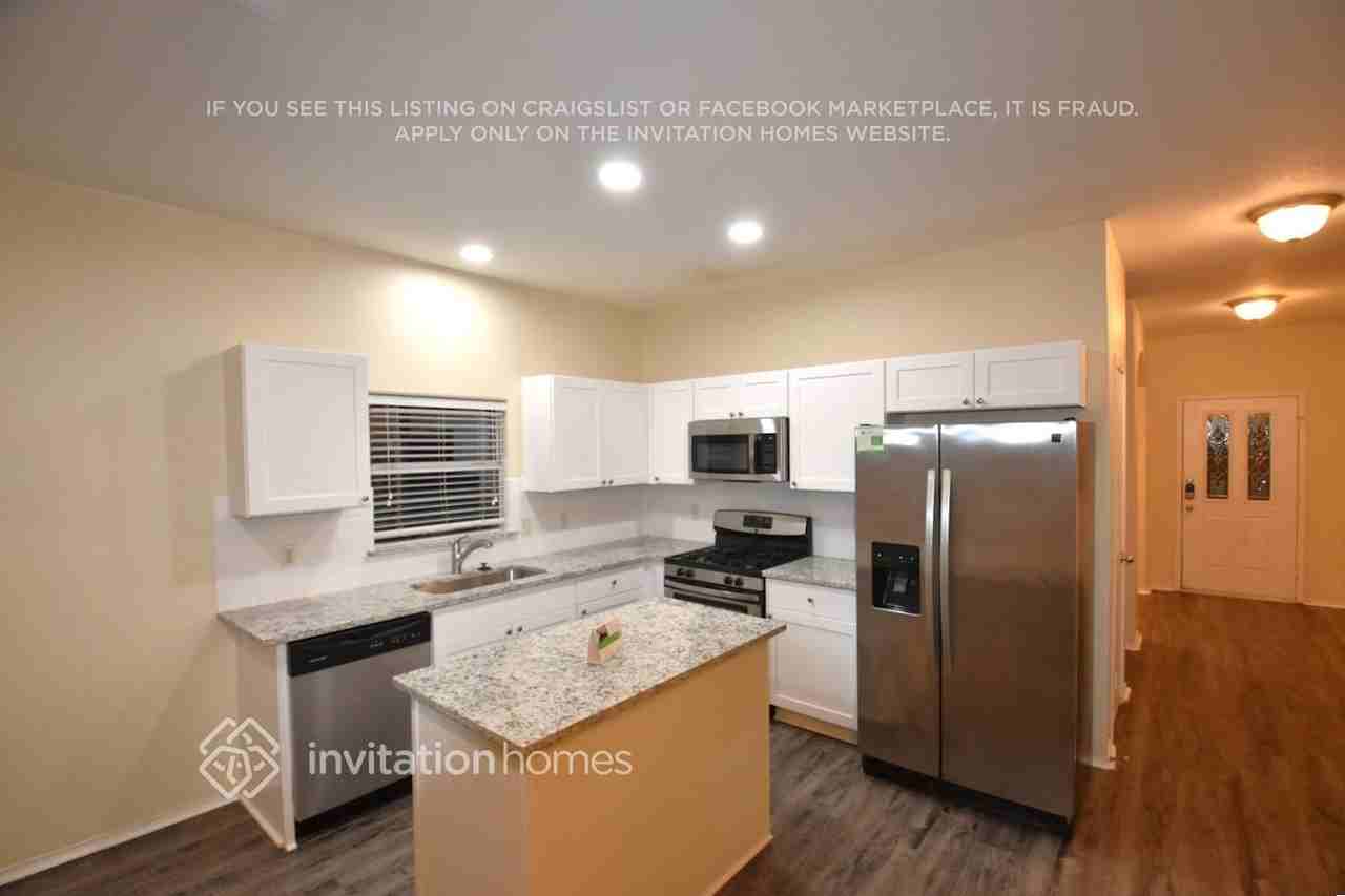 11748 Netleaf Ln - Photo 4 of 11