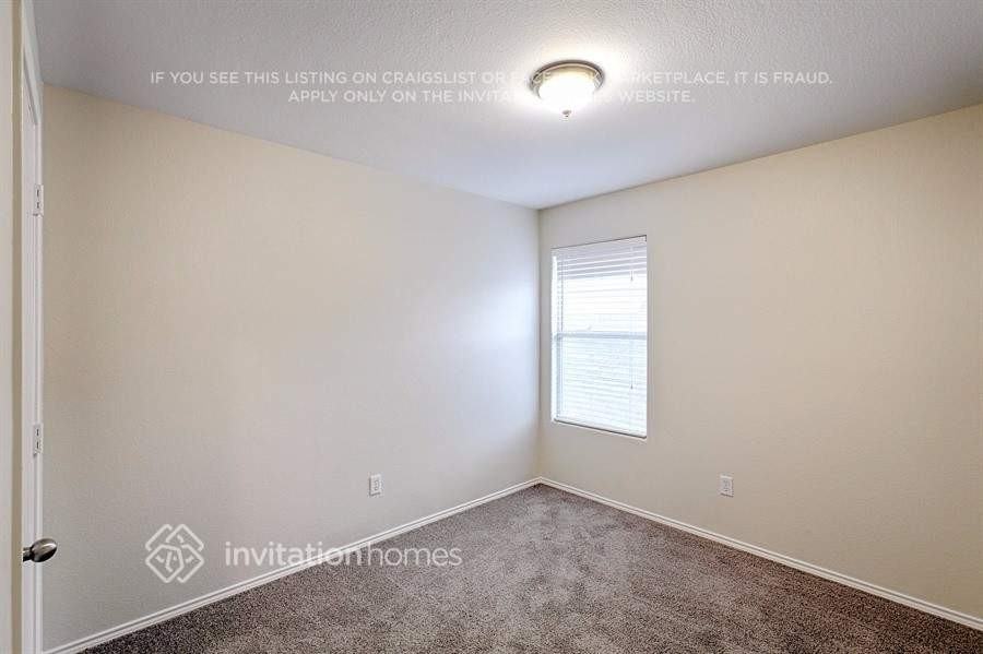 11748 Netleaf Ln - Photo 7 of 11